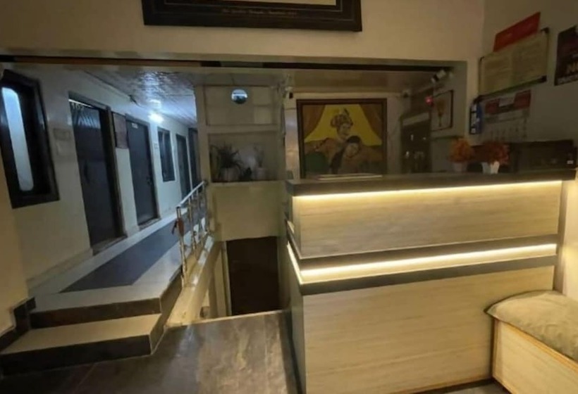 Отель Goroomgo Jeet Agra