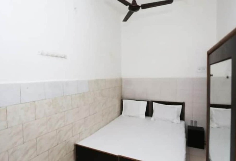 Отель Goroomgo Jeet Agra