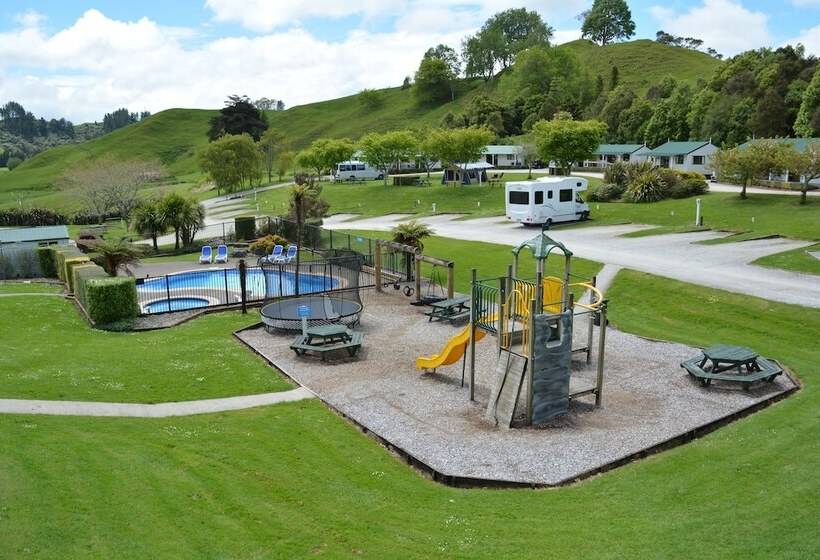 호텔 Waitomo Top 10 Holiday Park