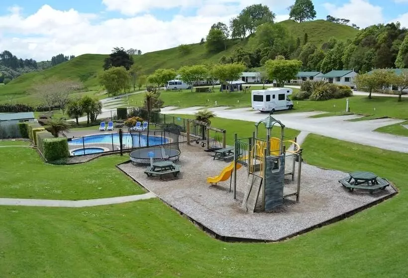 Hotelli Waitomo Top 10 Holiday Park