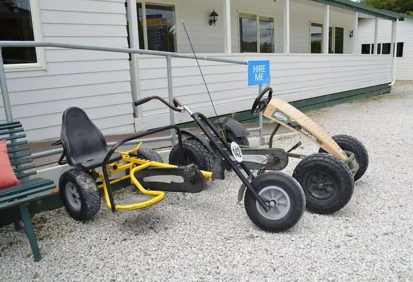 Hotelli Waitomo Top 10 Holiday Park