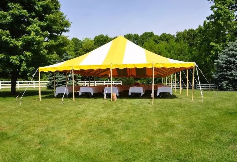 Hotelli Allegan Country Inn