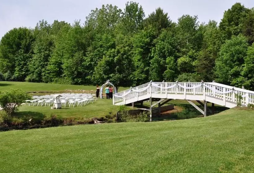 Hotelli Allegan Country Inn