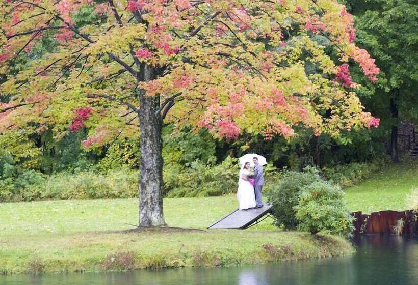 호텔 Allegan Country Inn