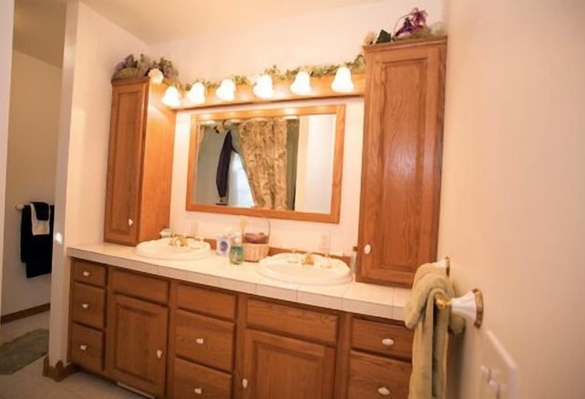 호텔 Allegan Country Inn