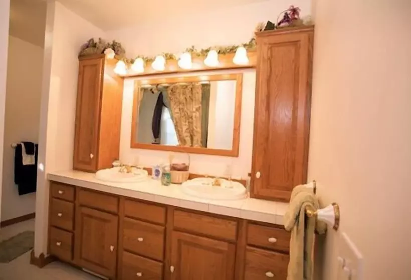 Hotelli Allegan Country Inn