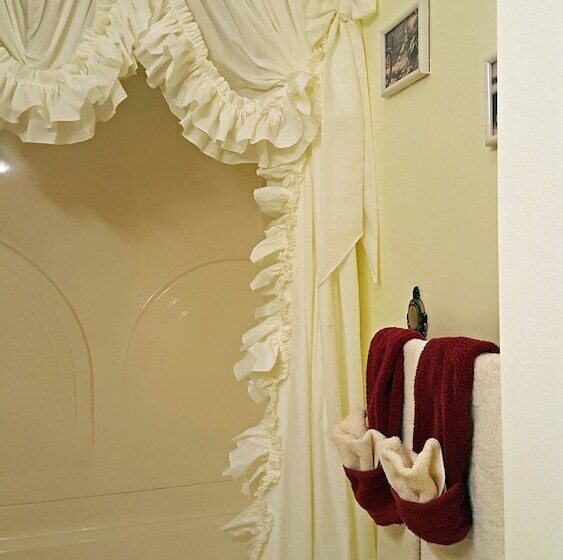 호텔 Allegan Country Inn