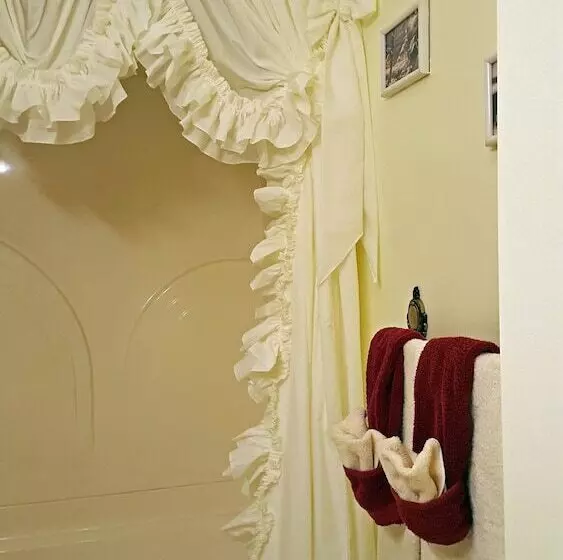 Hotelli Allegan Country Inn