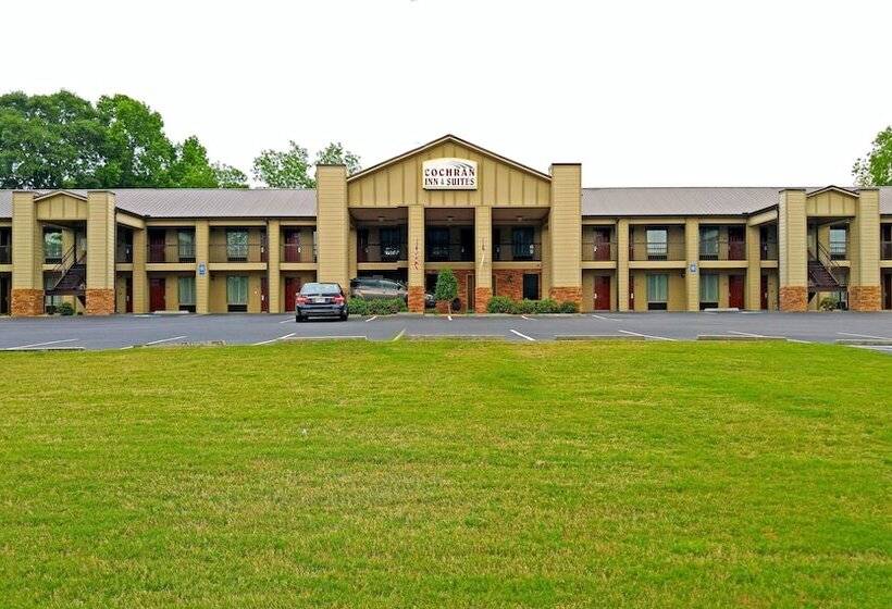 Отель Cochran Inn & Suites