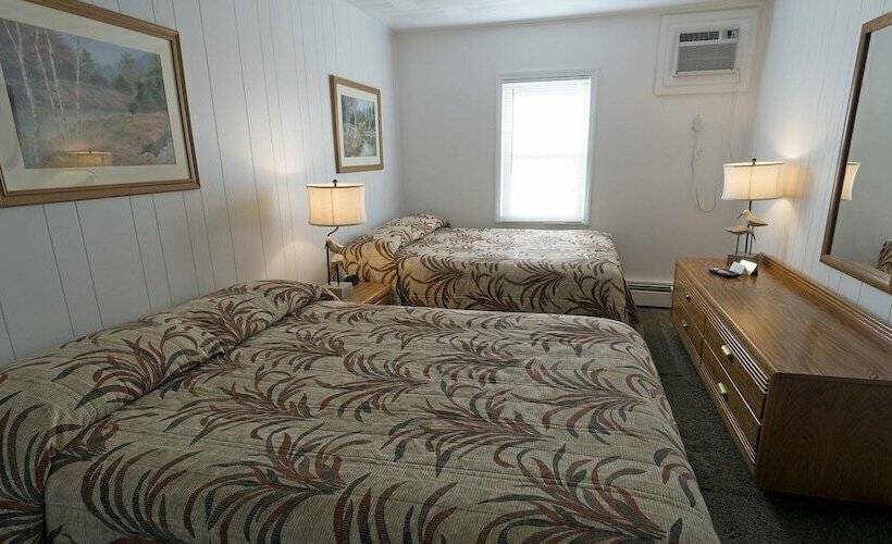 בית מלון כפרי Cold Creek Inn