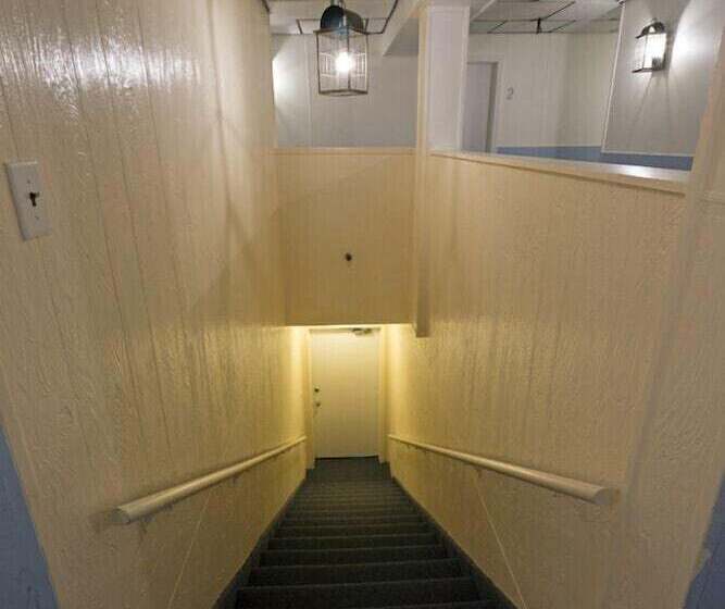 בית מלון כפרי Cold Creek Inn