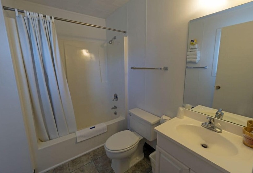 בית מלון כפרי Cold Creek Inn