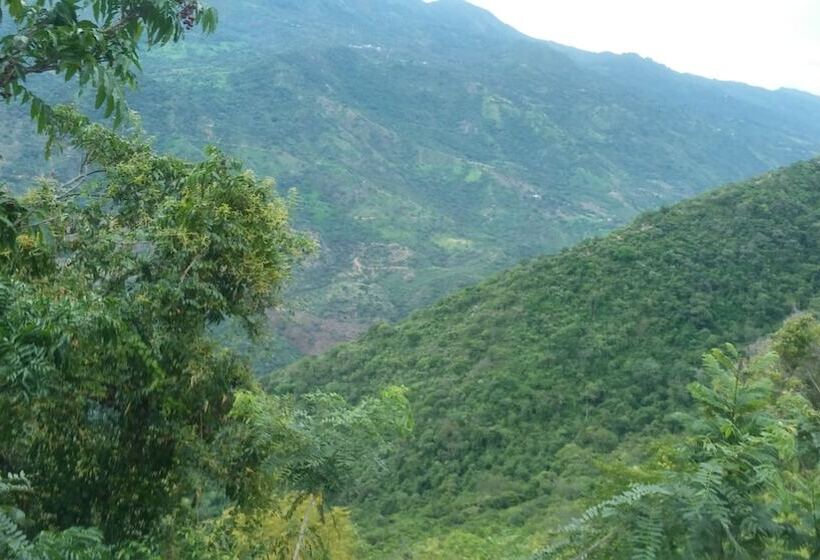 ホテル El Castillo Chinauta