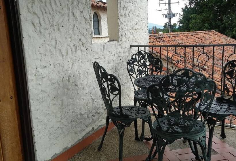 ホテル El Castillo Chinauta