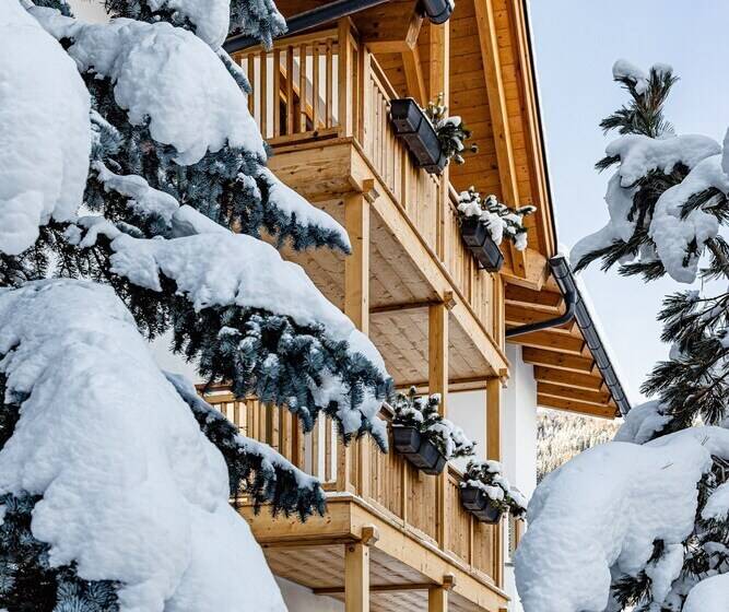 هتل Garni Apartments Villa Gardena