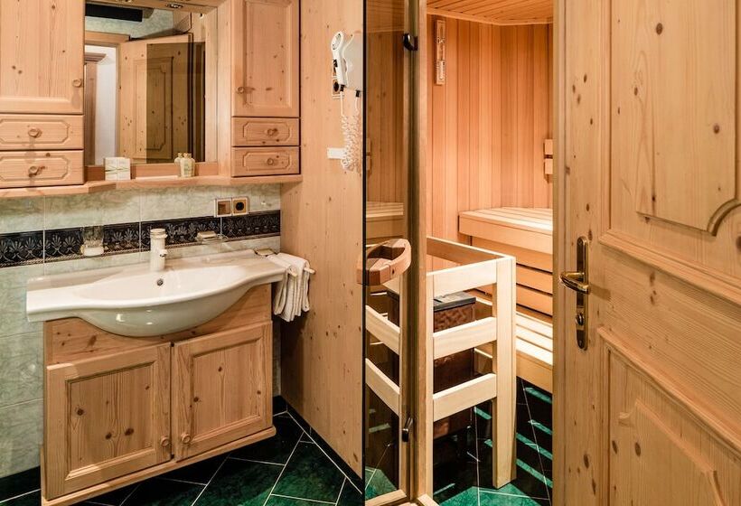 هتل Garni Apartments Villa Gardena