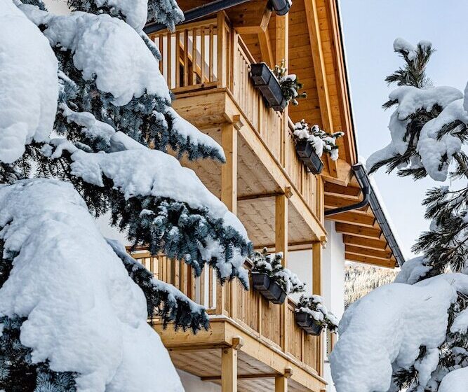 هتل Garni Apartments Villa Gardena