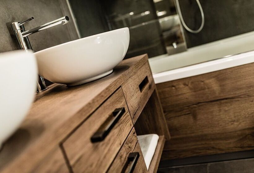 هتل Garni Apartments Villa Gardena