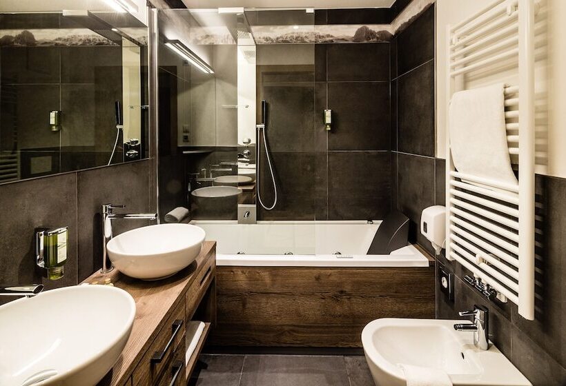 هتل Garni Apartments Villa Gardena