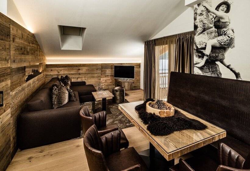 هتل Garni Apartments Villa Gardena