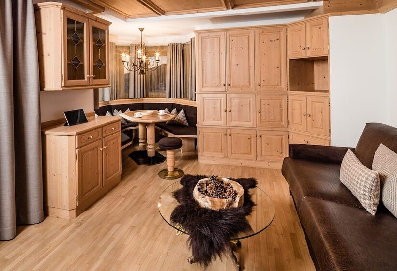 هتل Garni Apartments Villa Gardena