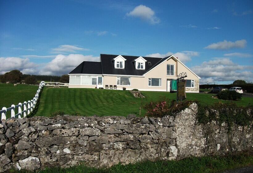 Отель Hillcrest B&b