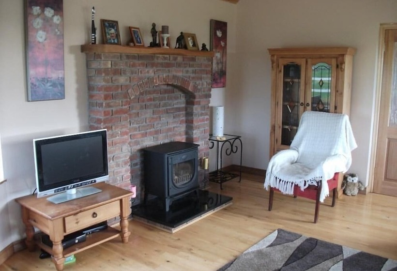 Отель Hillcrest B&b