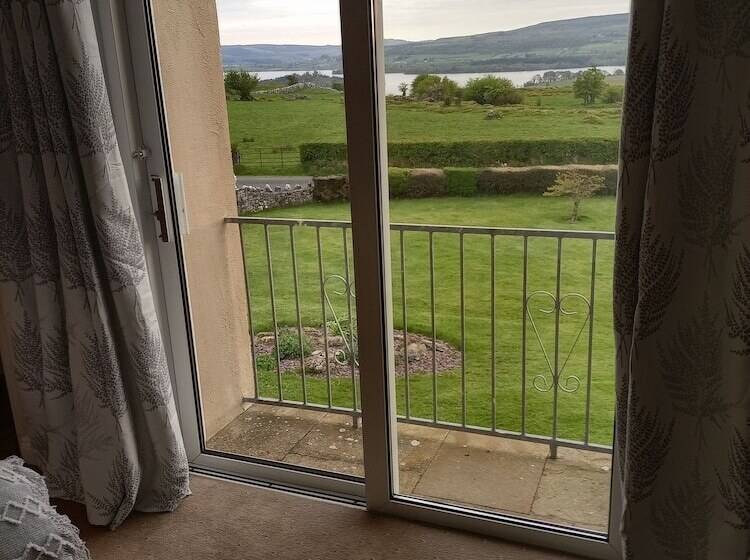 Отель Hillcrest B&b