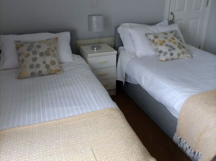 Отель Hillcrest B&b