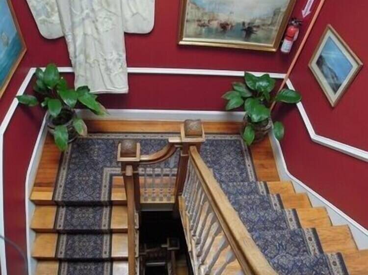 هتل Wilson House Bed & Breakfast