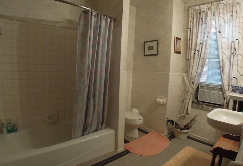 هتل Wilson House Bed & Breakfast