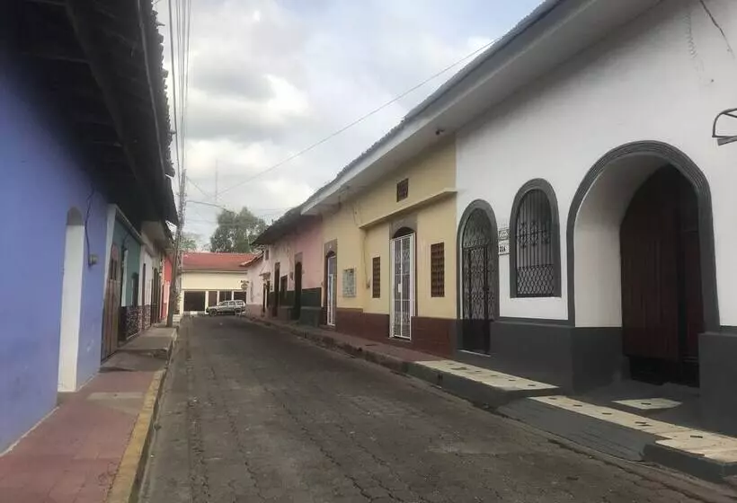 هتل El Callejon Guest House