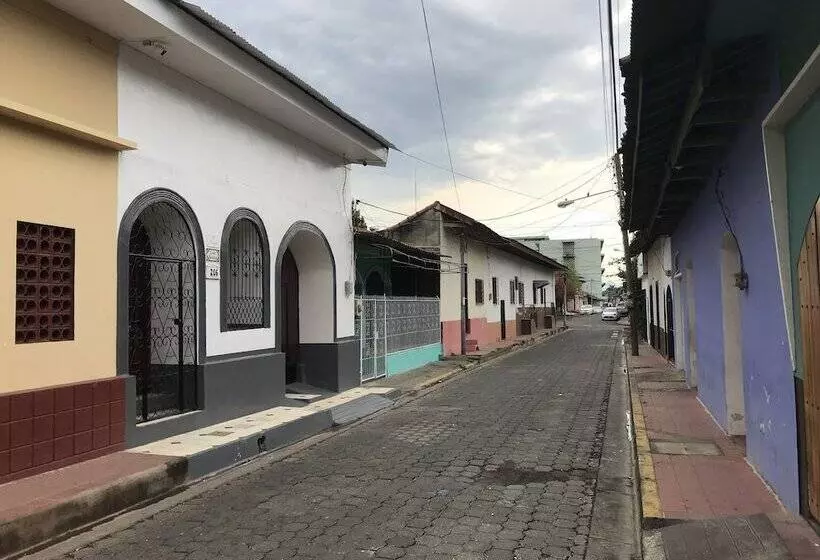 هتل El Callejon Guest House