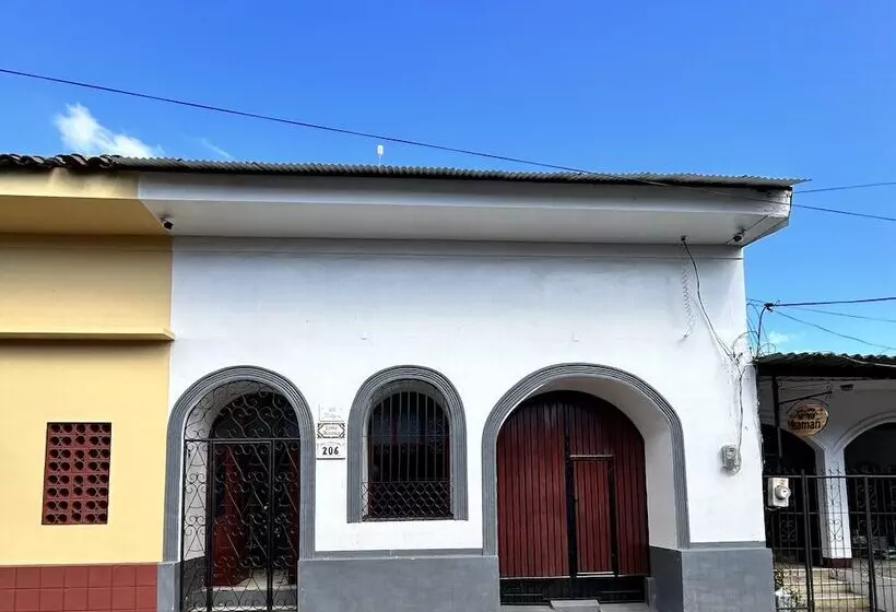 هتل El Callejon Guest House