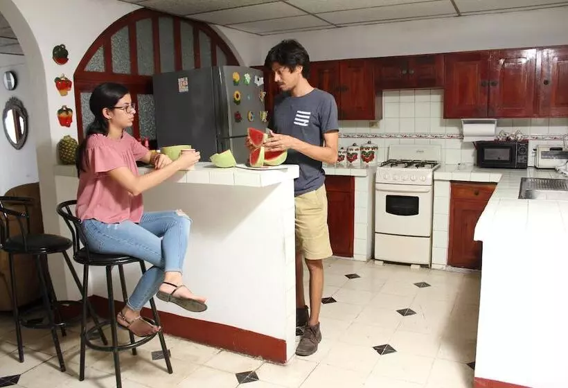 هتل El Callejon Guest House