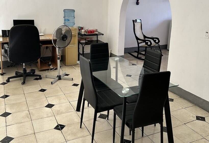فندق El Callejon Guest House