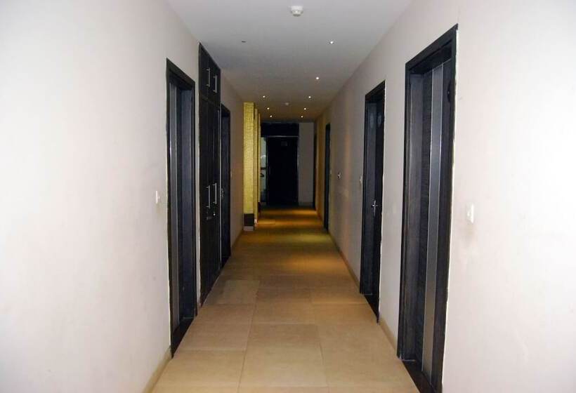 ホテル Goroomgo Heera Celebration Mathura