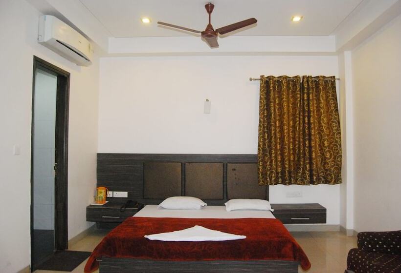 ホテル Goroomgo Heera Celebration Mathura