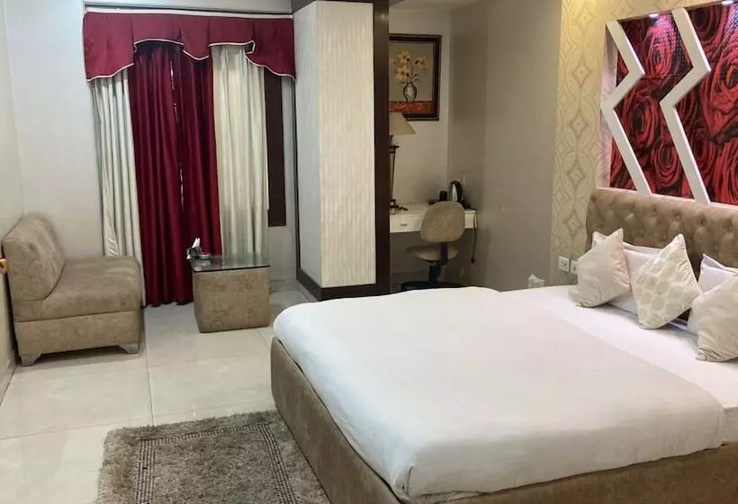 Hotelli Grand Sai   Moradabad, Uttar Pradesh