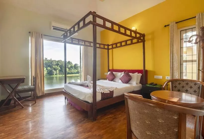 ホテル Karapuzha Village Resort