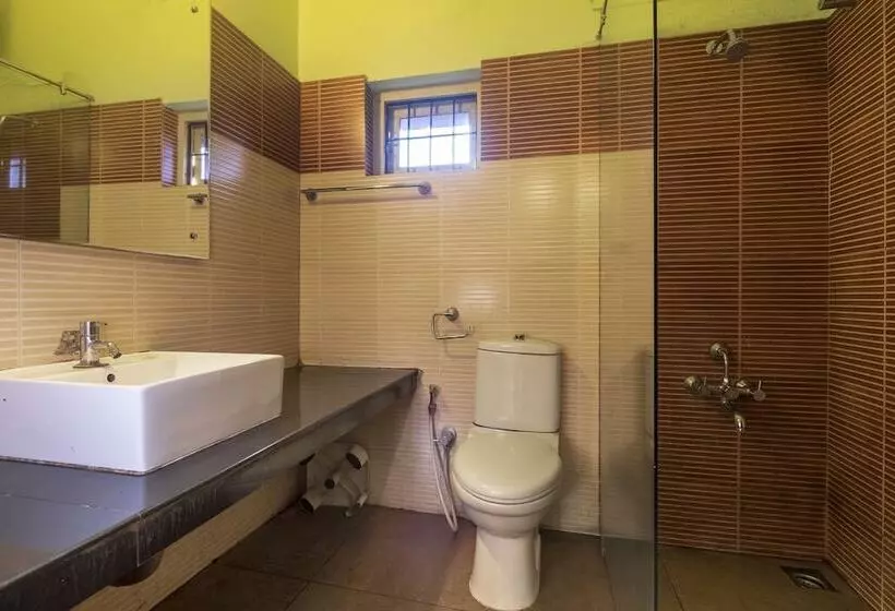 ホテル Karapuzha Village Resort
