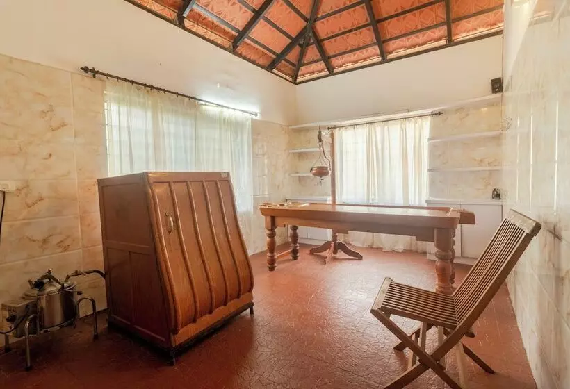 ホテル Karapuzha Village Resort
