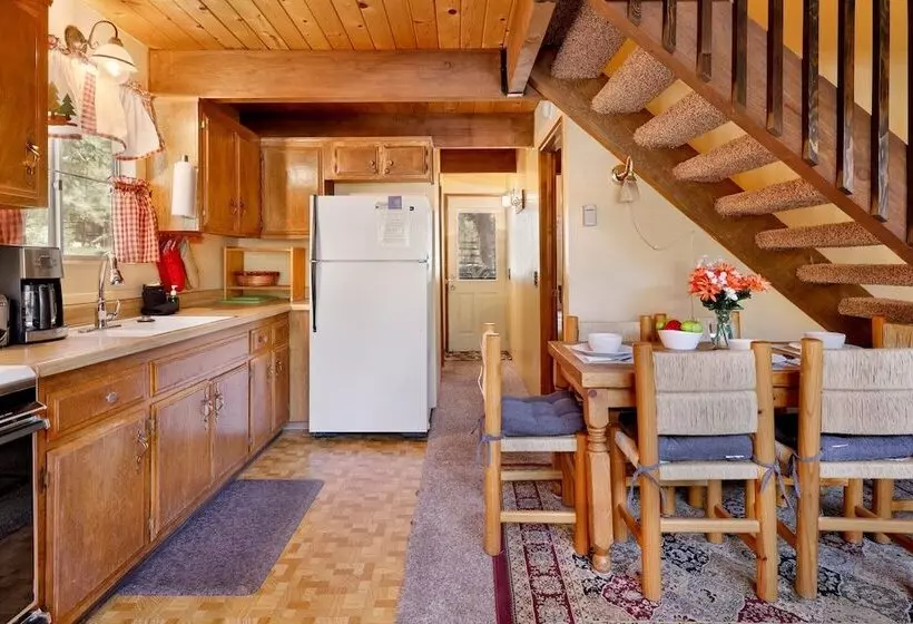 Hotelli Three Bears Cabin #1574