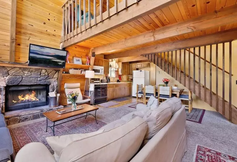 Hotelli Three Bears Cabin #1574