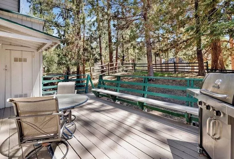 Hotelli Three Bears Cabin #1574