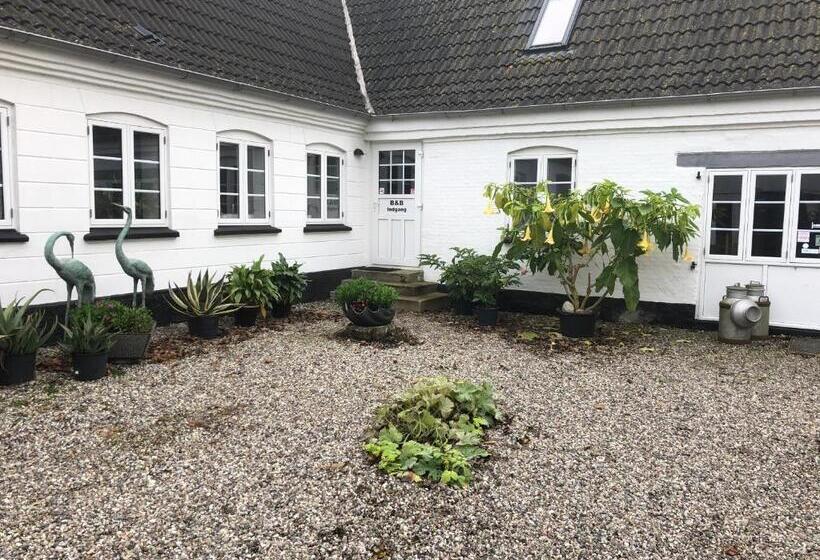 Hotel Holmegaarden B & B K