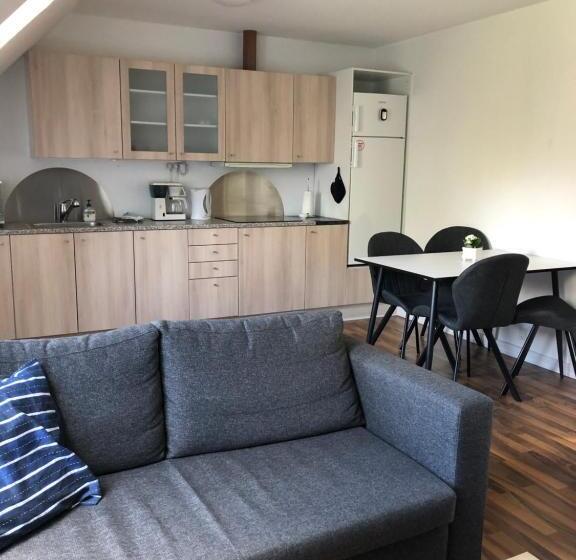 Hotel Holmegaarden B & B K