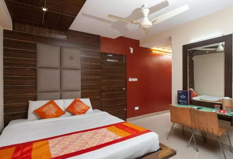 ホテル Collection O Seven Hills Inn