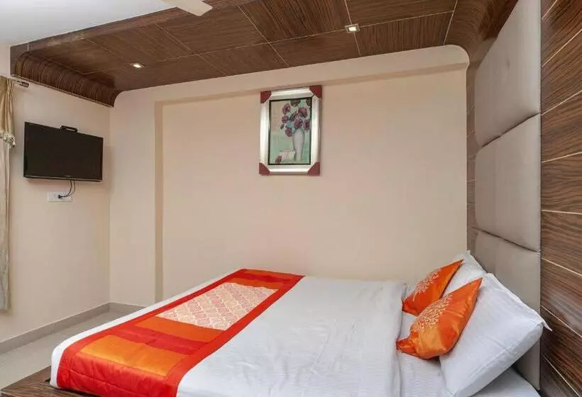 ホテル Collection O Seven Hills Inn