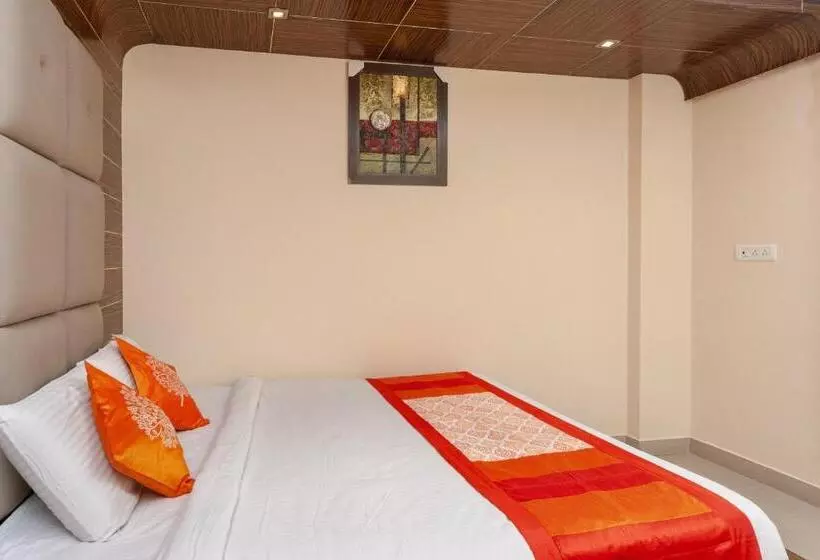 ホテル Collection O Seven Hills Inn